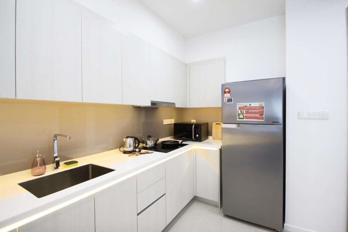 A Stylish High-Floor 2Br Suasana Suites Views Johor Bahru Exteriör bild