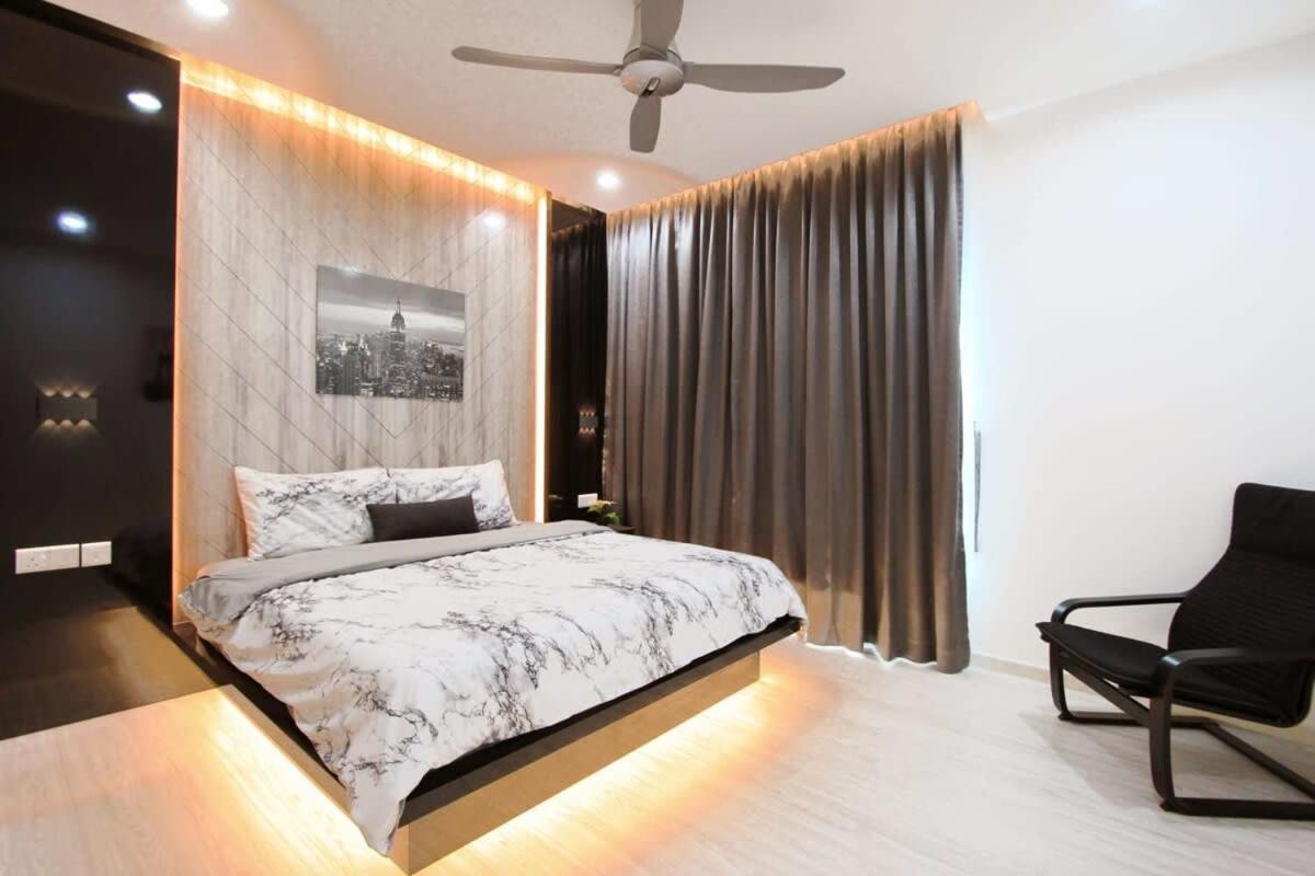 A Stylish High-Floor 2Br Suasana Suites Views Johor Bahru Exteriör bild